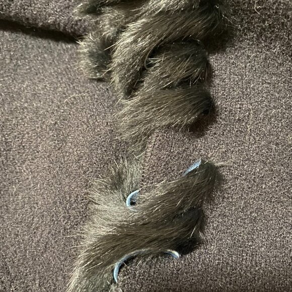 Jones NY Black boucle wool poncho with angora trim - Picture 11 of 13